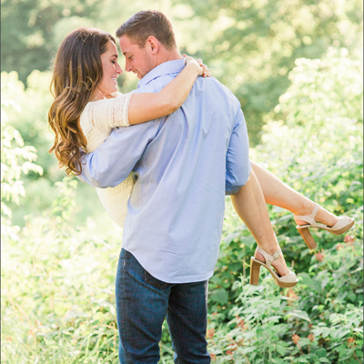 We're crushing on this gorgeous engagement session!