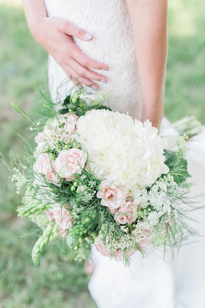 We're in LOVE with this Bride's soft and romantic wedding day style!