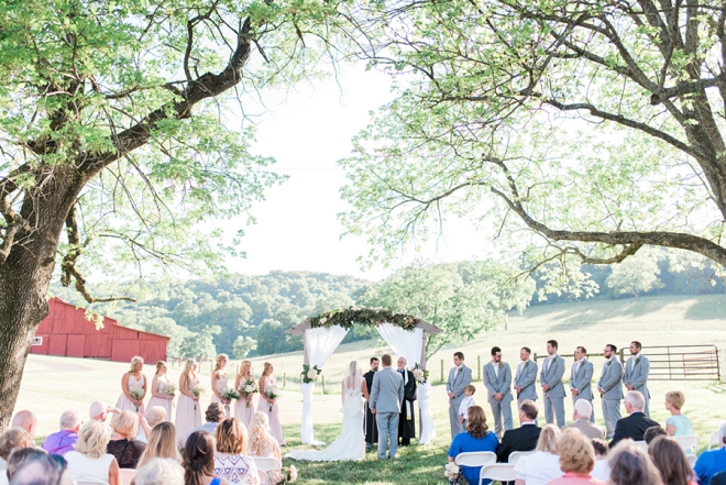 We're crushing on this gorgeous outdoor plantation wedding!