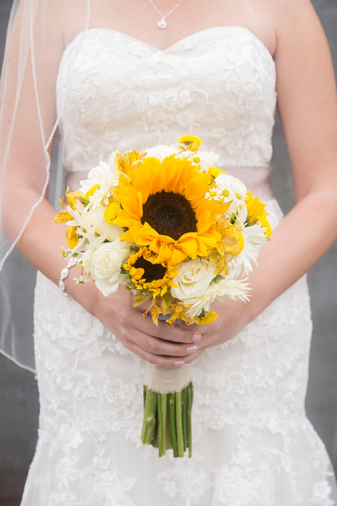 We love this bride's darling sunflower wedding bouquet!