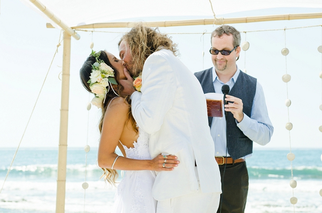 We're in love with this super fun and boho beach ceremony!