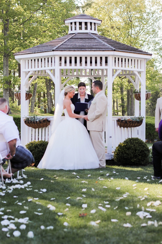 Swooning over this couple's super sweet ceremony and first kiss!