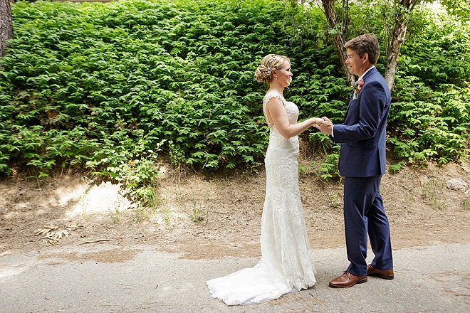 We're crushing on this darling couple's first look!