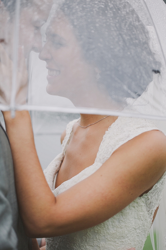 We're swooning over this stunning rainy lakeside wedding!