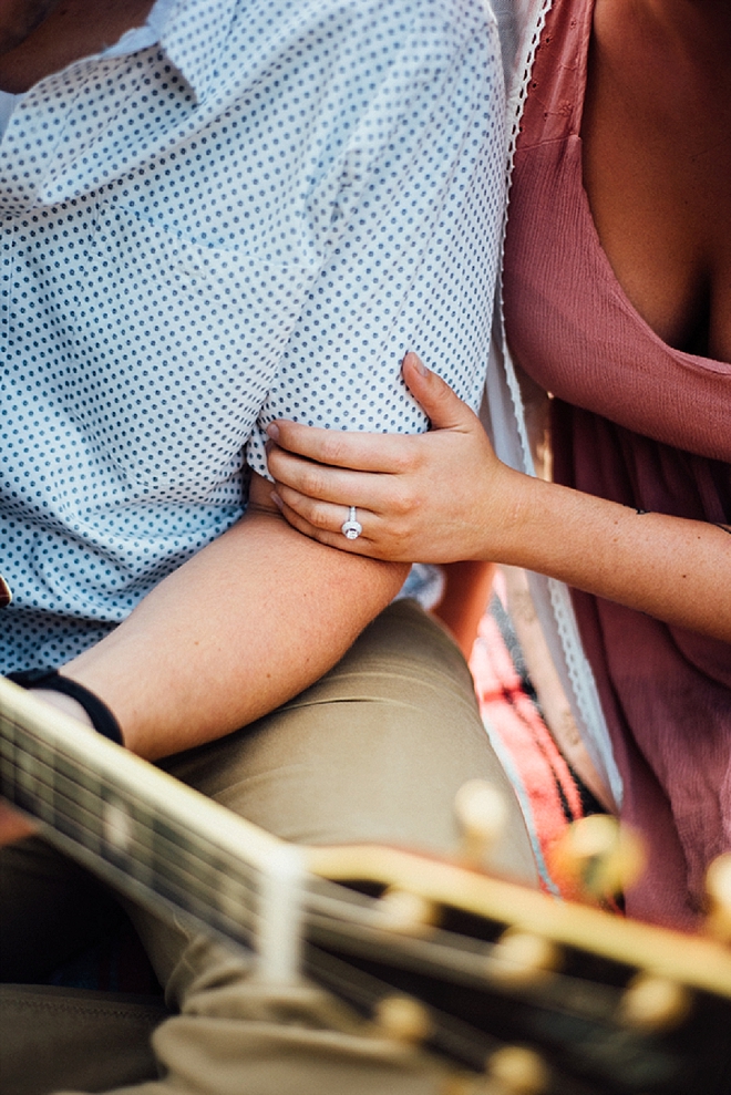 How sweet is this lakeside engagement sesh with her Fiance playing the guitar?! Swoon!