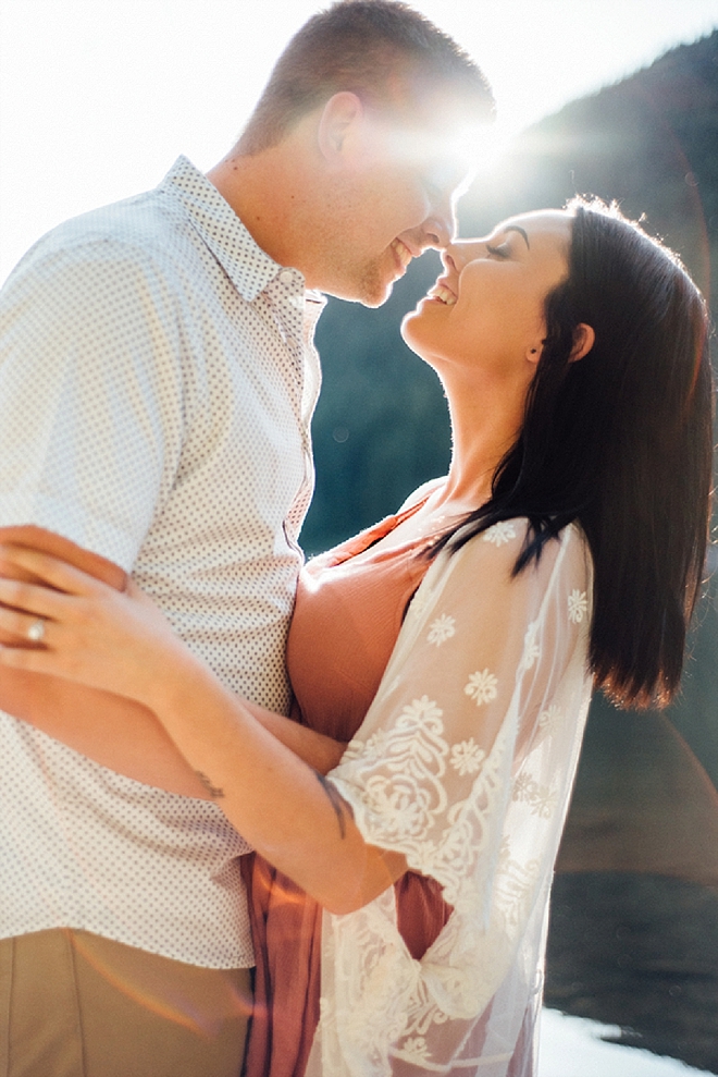 We're crushing on this darling lake side engagement session!