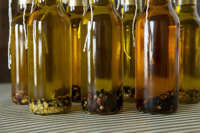 Learn how easy it is to make your own infused olive oil wedding favors!
