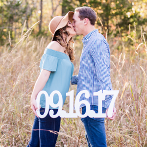 Check out this super cute fall engagement session featuring wedding date sign!