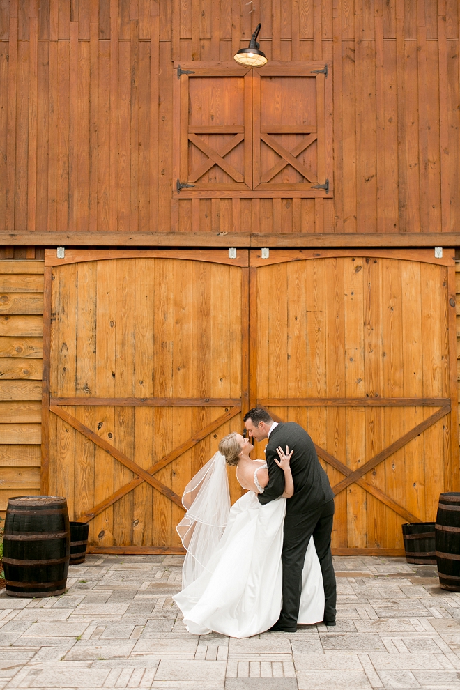 We're swooning over this rustic and romantic affair!