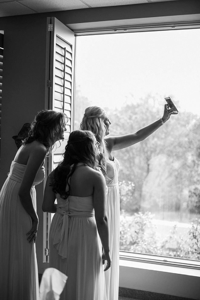 Such a fun snap of the Bride and her maids getting a quick selfie!
