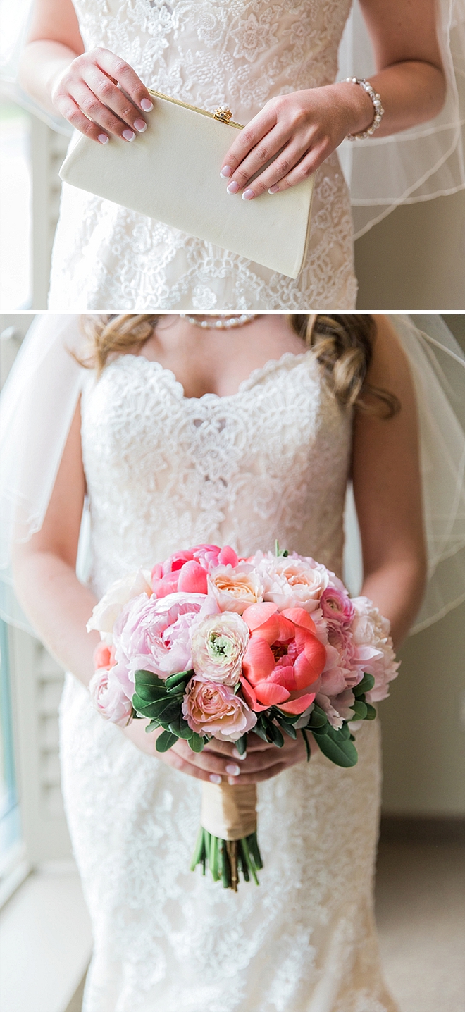 We love this snap of the beautiful bride before the ceremony!