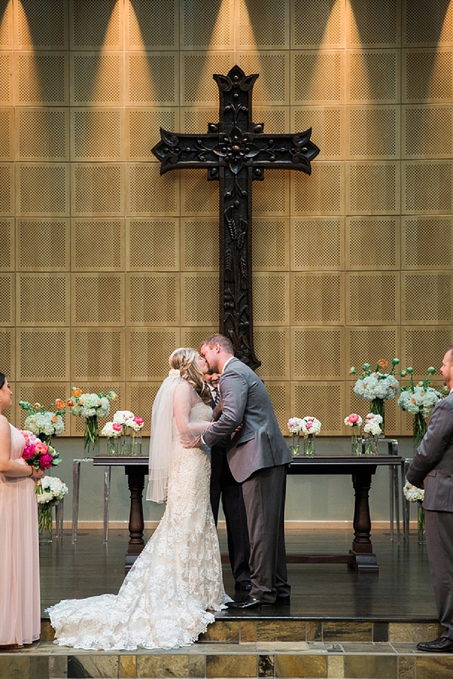 We love this snap of this couple's first kiss as Mr. and Mrs!