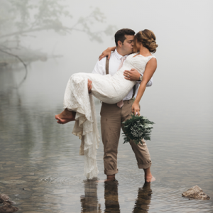How gorgeous is this couple's styled re-wedding shoot?!