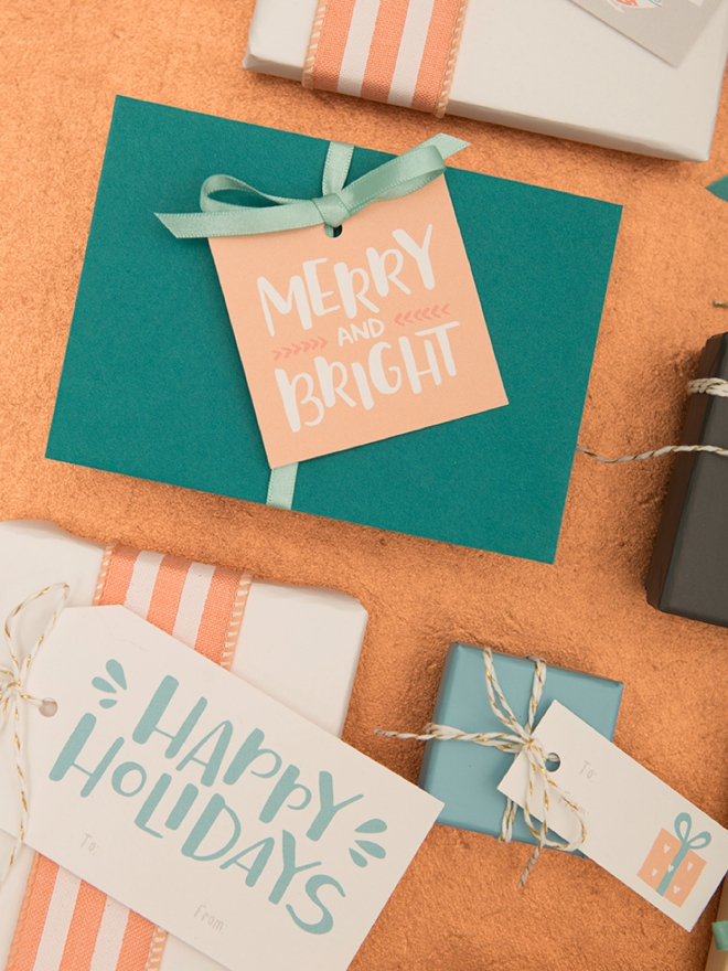 Download and print these darling holiday gift tags for free!
