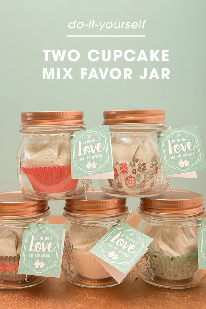 https://somethingturquoise.com/wp-content/uploads/2016/12/ST-DIY-Two-Cupcake-Mix-Favor-Jars_0001.jpg