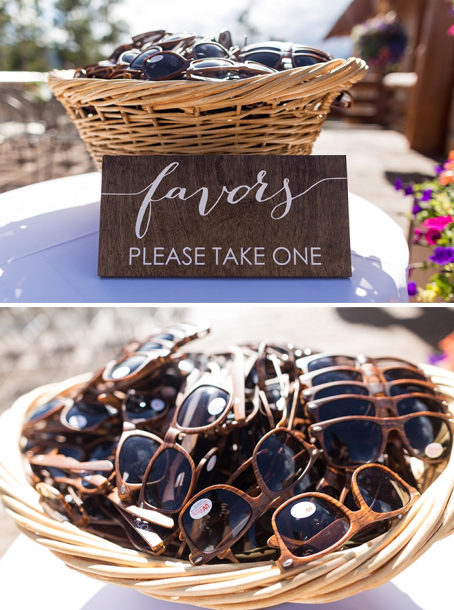We love this couple's darling sunglass wedding favors perfect for their mountainside wedding!