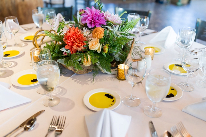 We're in LOVE with this couple's stunning flowers and centerpieces!