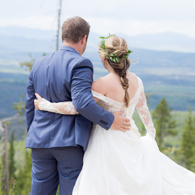 How breathtaking is this stunning Colorado wedding?! We're in LOVE!