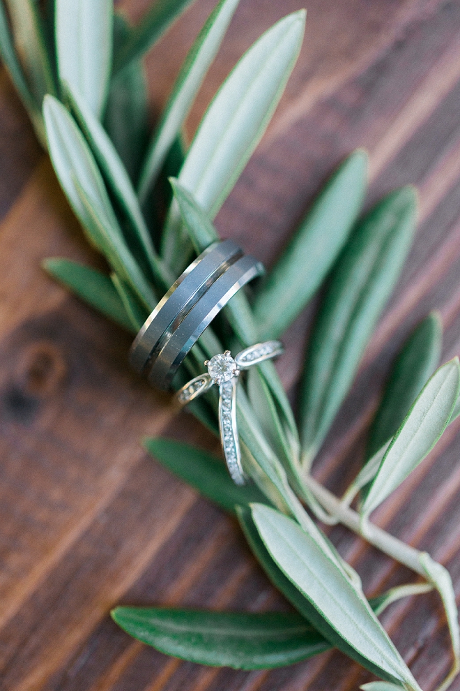 We can't get over this stunning rosemary ring shot!