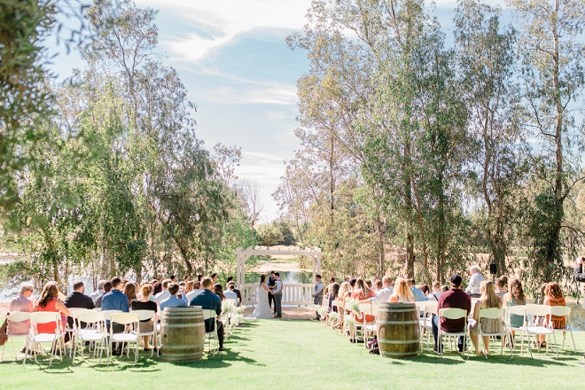 We love this stunning outdoor wedding ceremony!