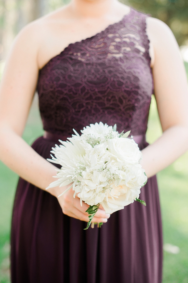 We love this snap of the Bridesmaid and her bouquet!