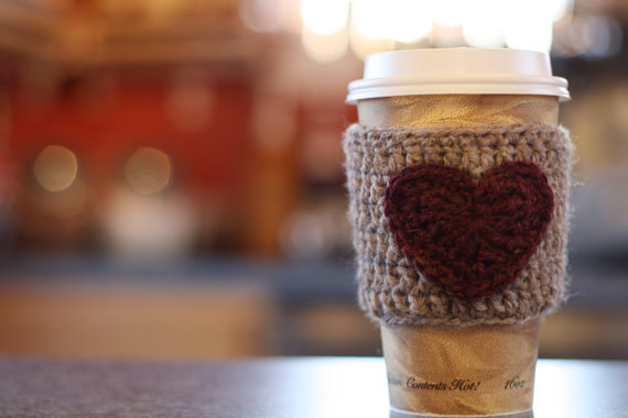 How darling is this reusable coffee cup hand warmer?! LOVE!