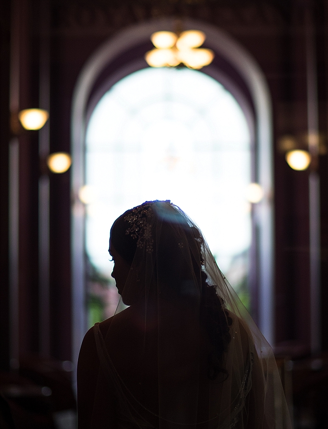 Stunning shot of the Bride before the ceremony! Swoon!!