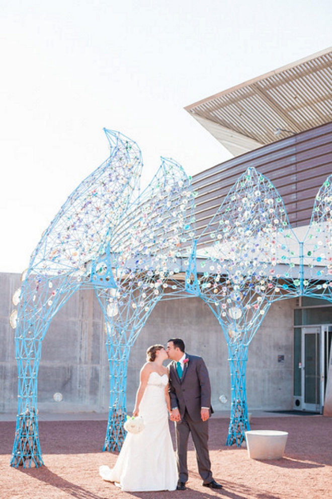 How stunning is this Tempe art gallery wedding?! LOVE!