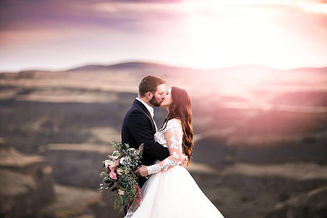 We're in LOVE with this couple's amazingly beautiful styled anniversary shoot!