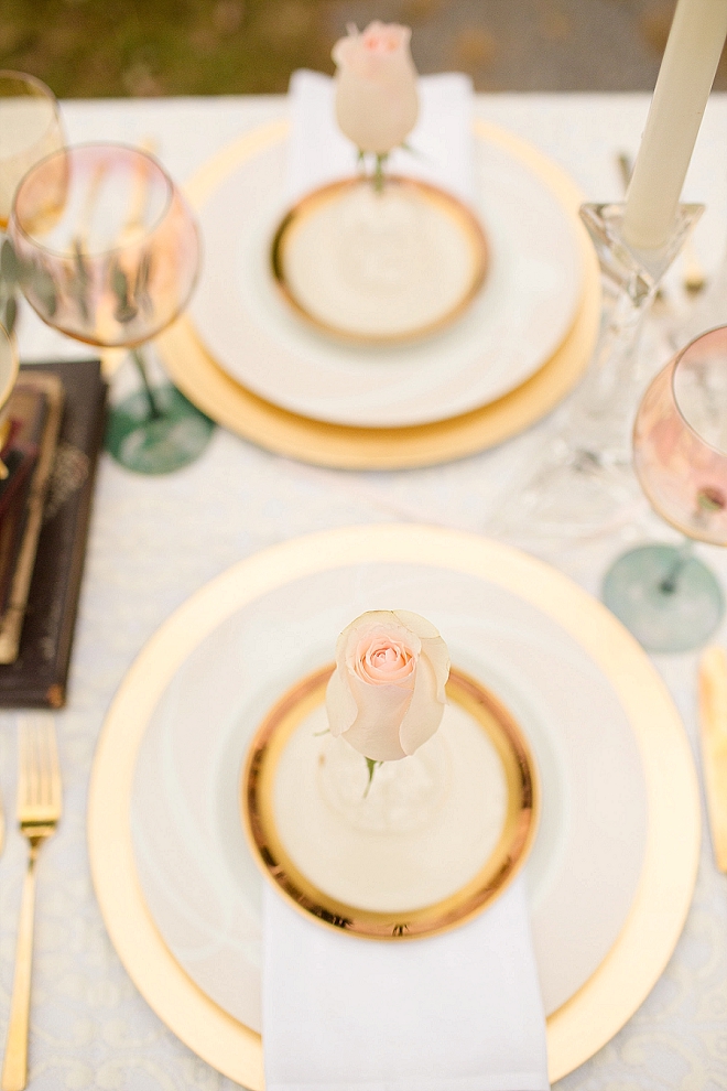 We can't get over this tablescape filled with gorgeous blush and gold details!