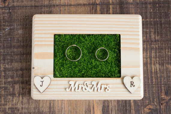 We love this fun and unique his and her's ring holder!