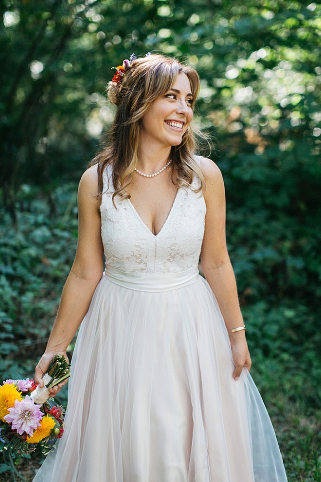 We're loving this beautiful Bride's style and glow before the ceremony!