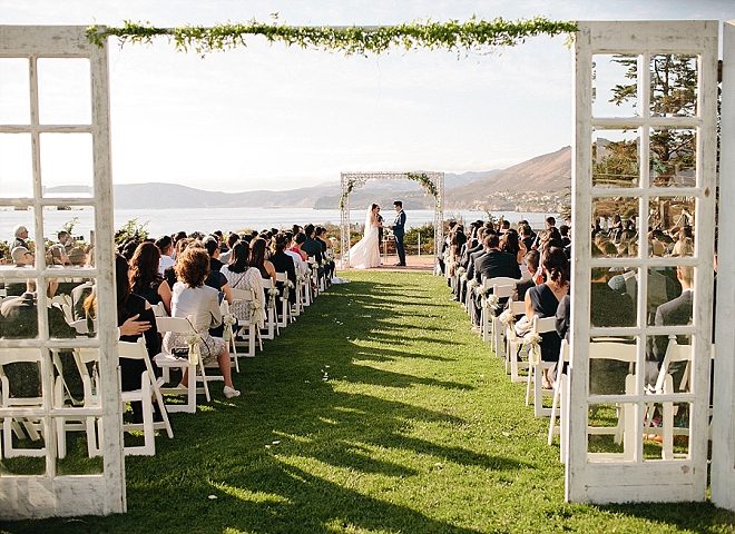 We're crushing on this darling couple's stunning outdoor ceremony!