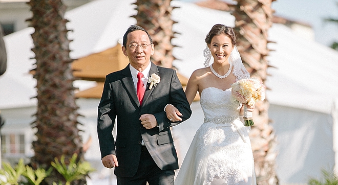 We're crushing on this darling couple's stunning outdoor ceremony!