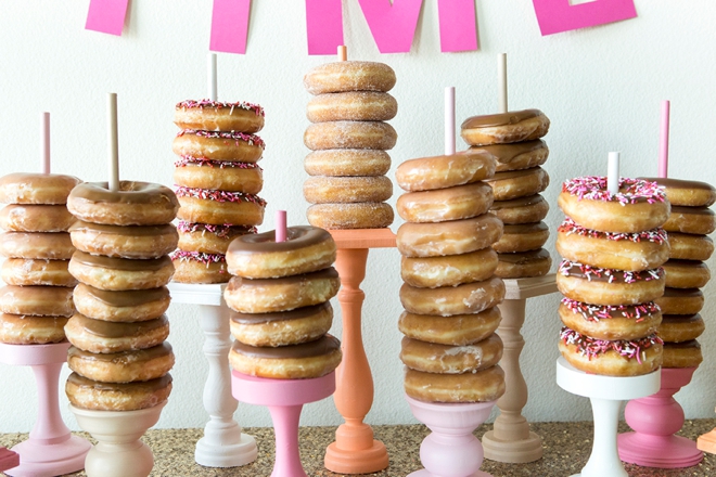 Now this is a donut bar that I could actually DIY, it's so cute!