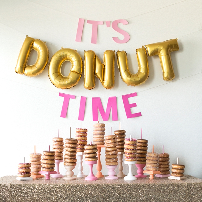 You have to see this DIY wedding donut bar!