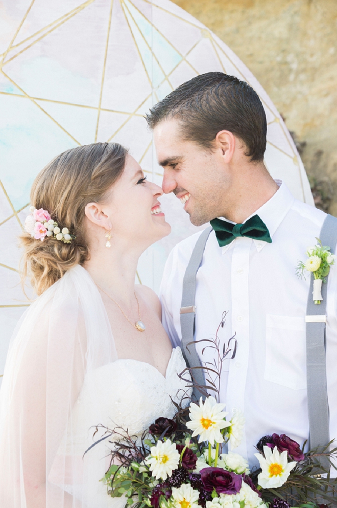 We're crushing on this dreamy styled anniversary sesh on the beach!