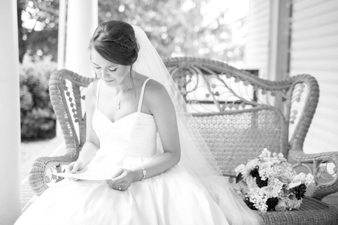 The Bride reading her wedding day note from her Groom before the ceremony!