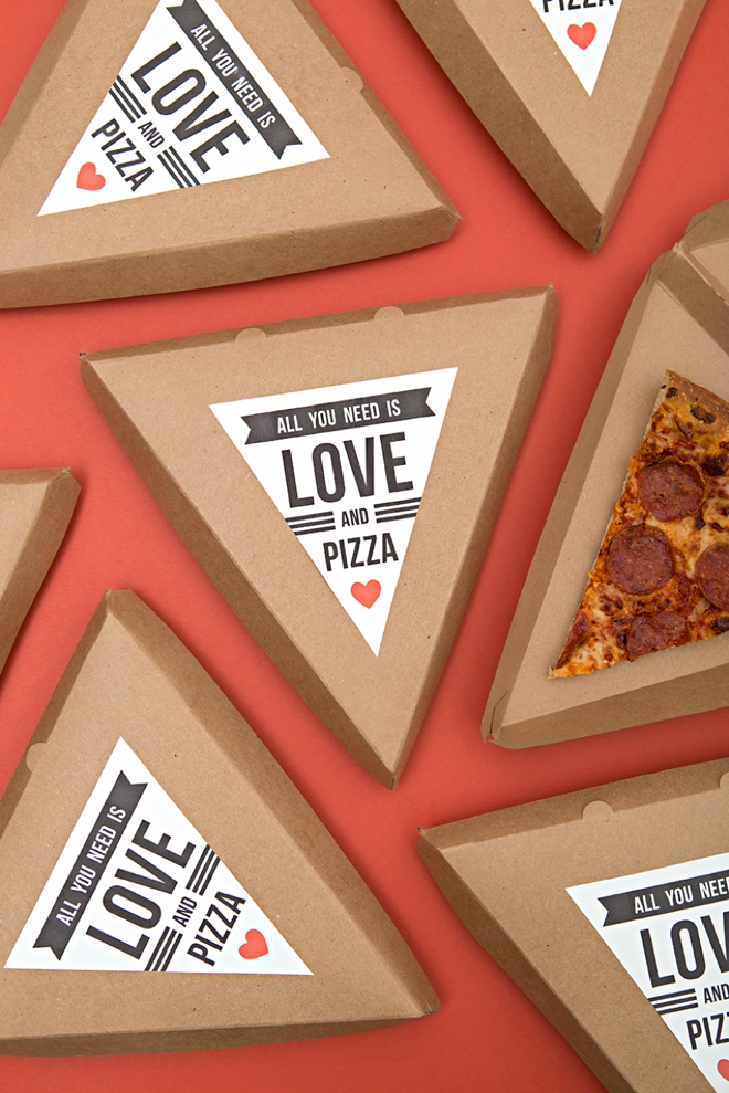 All you need is love and pizza... such a cute DIY late night wedding snack idea!