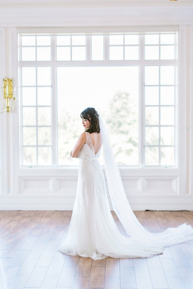 We LOVE these sweet snaps of this stunning Bride before the ceremony!