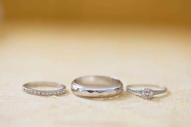 We love this darling and delicate ring shot!
