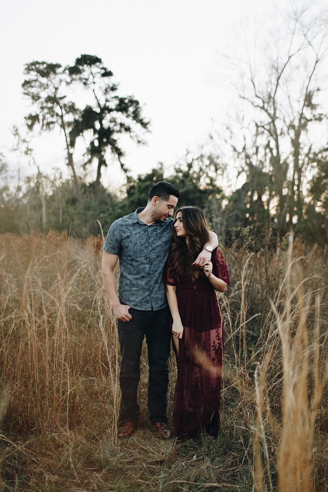 How stunning is our new Bridal Blogger's romantic engagement session?! We're in LOVE!