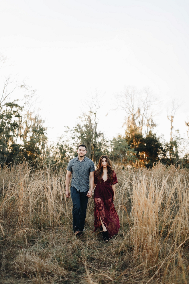 How stunning is our new Bridal Blogger's romantic engagement session?! We're in LOVE!