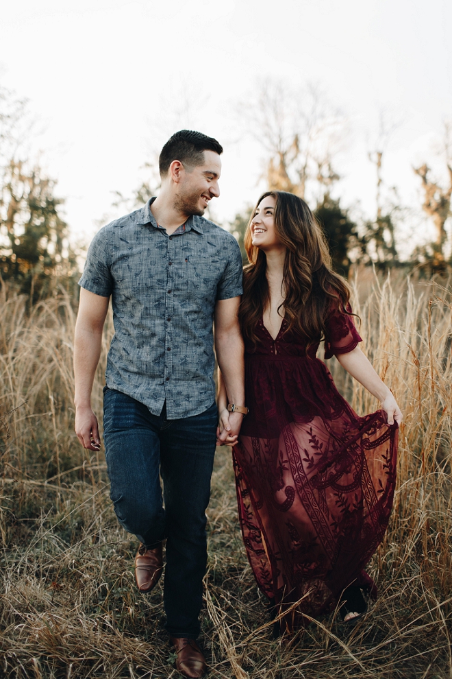 How stunning is our new Bridal Blogger's romantic engagement session?! We're in LOVE!