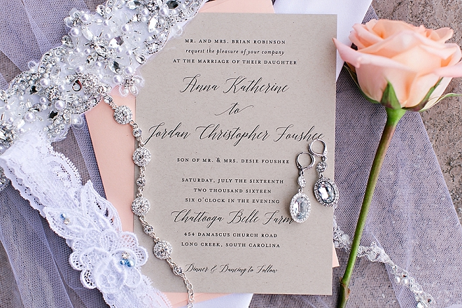 Loving this Bride's dainty wedding day details!