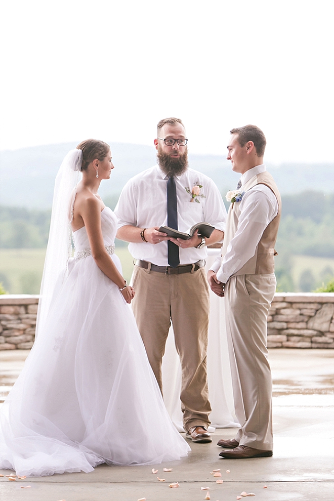 We're crushing on this super sweet ceremony!