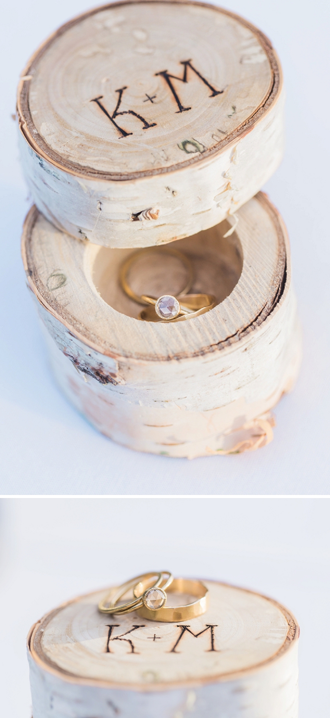 How stunning is this wooden ring box?! LOVE!