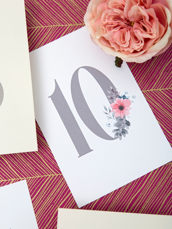 How cute are these floral free printable wedding table numbers!?