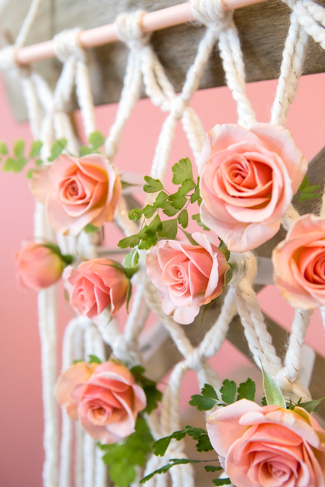 These yarn macramé reception chairs are SUPER easy to DIY, check them out!