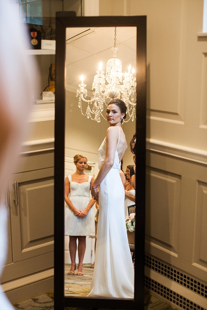 We're crushing on this beautiful brides wedding day style!